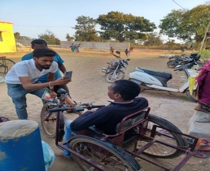 ग्राम पंचायत नेवशा में निवासरत बैगा जनजाति (विशेष जनजाति) के हितग्राहीयों का आयुष्मान कार्ड मनोबल स्वयंसेवक देवा यादव के माध्यम से बनाया गया l