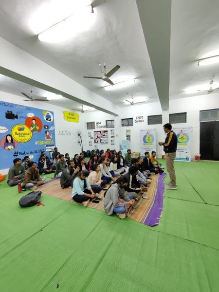 स्वामी विवेकानंद जी की जयंती पर क्लब मेंबर ने किया चर्चा परिचर्चा कार्यक्रम