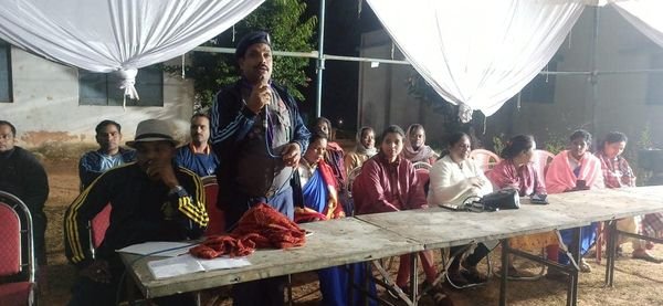 स्काउट और गाइड के कैंप में एनीमिया किशोर स्वास्थ्य पर फिल्म प्रदर्शन