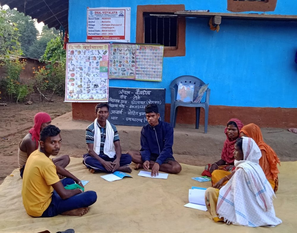 शिक्षा की राह में एक कदम: ग्राम कोरलापाल की कहानी